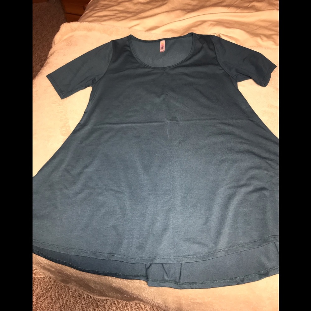 Lularoe Perfect T- size Small